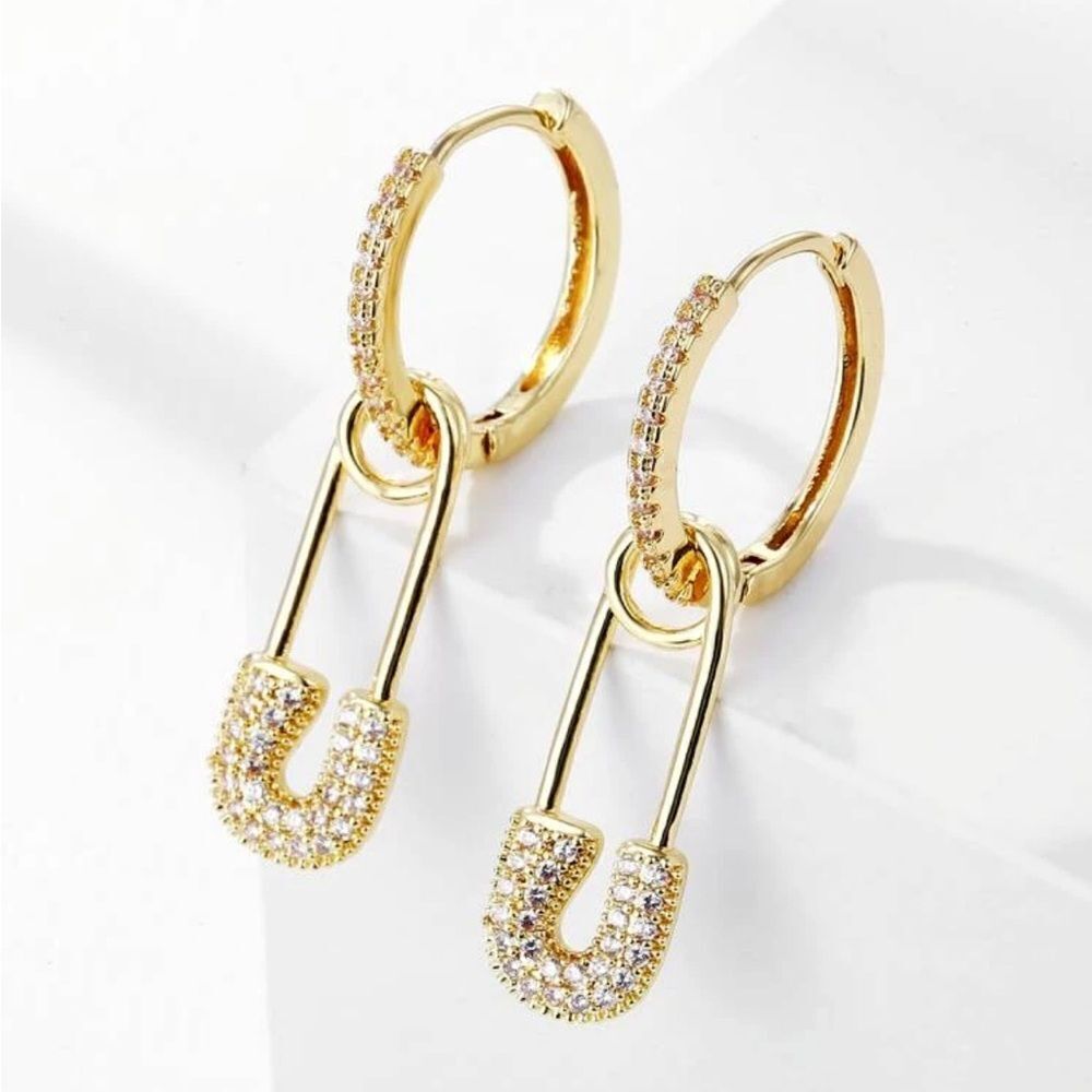 Safety pin hoop earrings N708